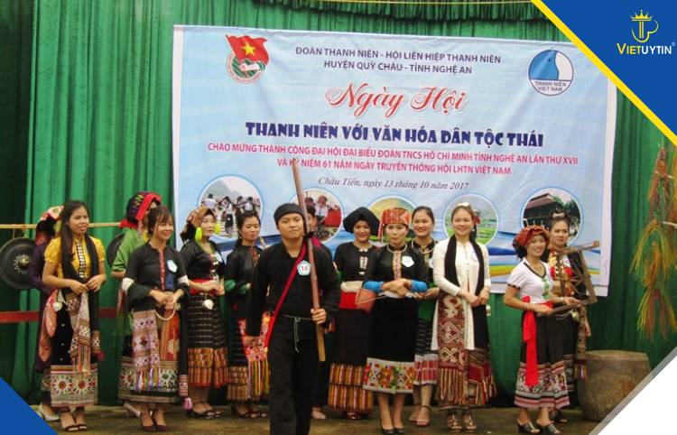 Thế hệ trẻ dân tộc Thái đều thông thạo tiếng Việt